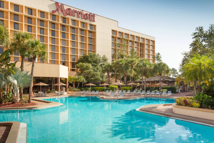 An image of the Marriott hotel poolside.