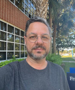 Headshot of postdoc Alexandre Zanatta