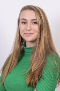 Isabella's headshot